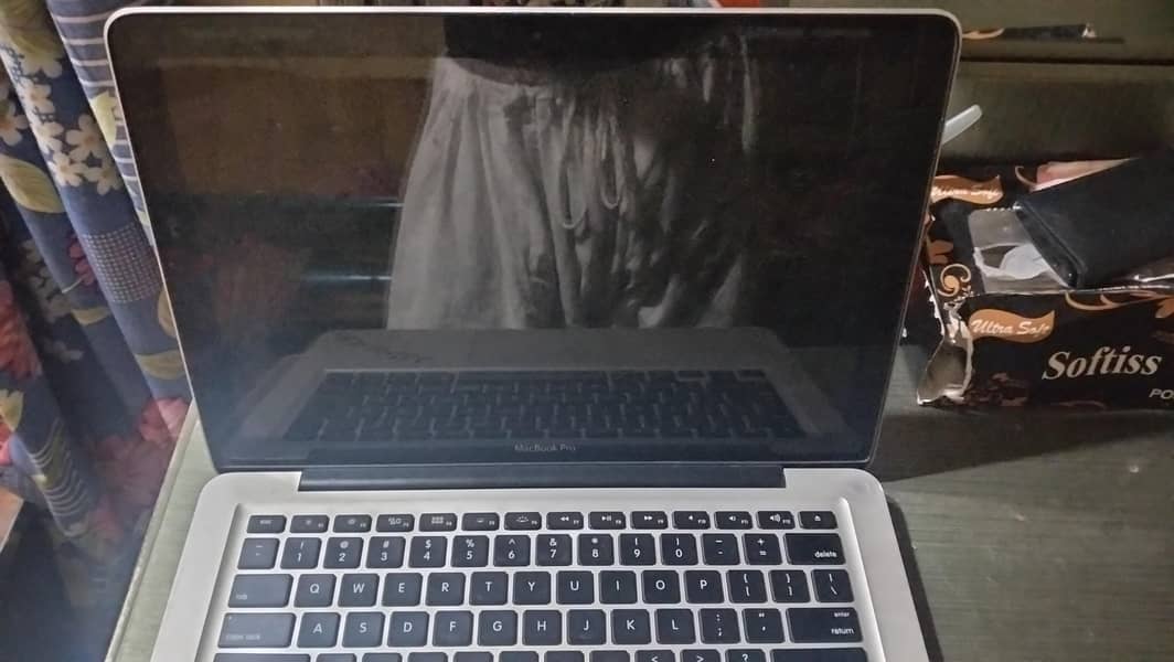 MacBook pro core i5 (2012) 1
