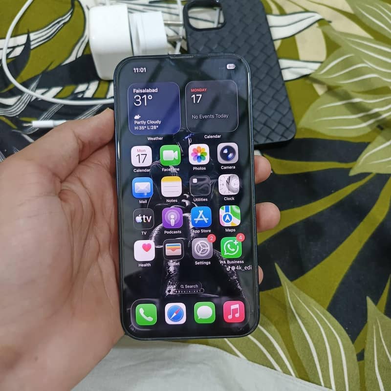 Apple iPhone 13 1