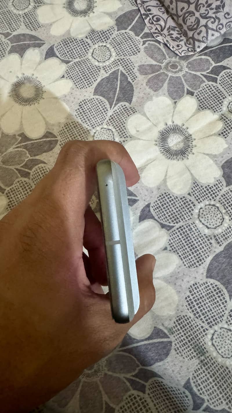 Google Pixel 8 5