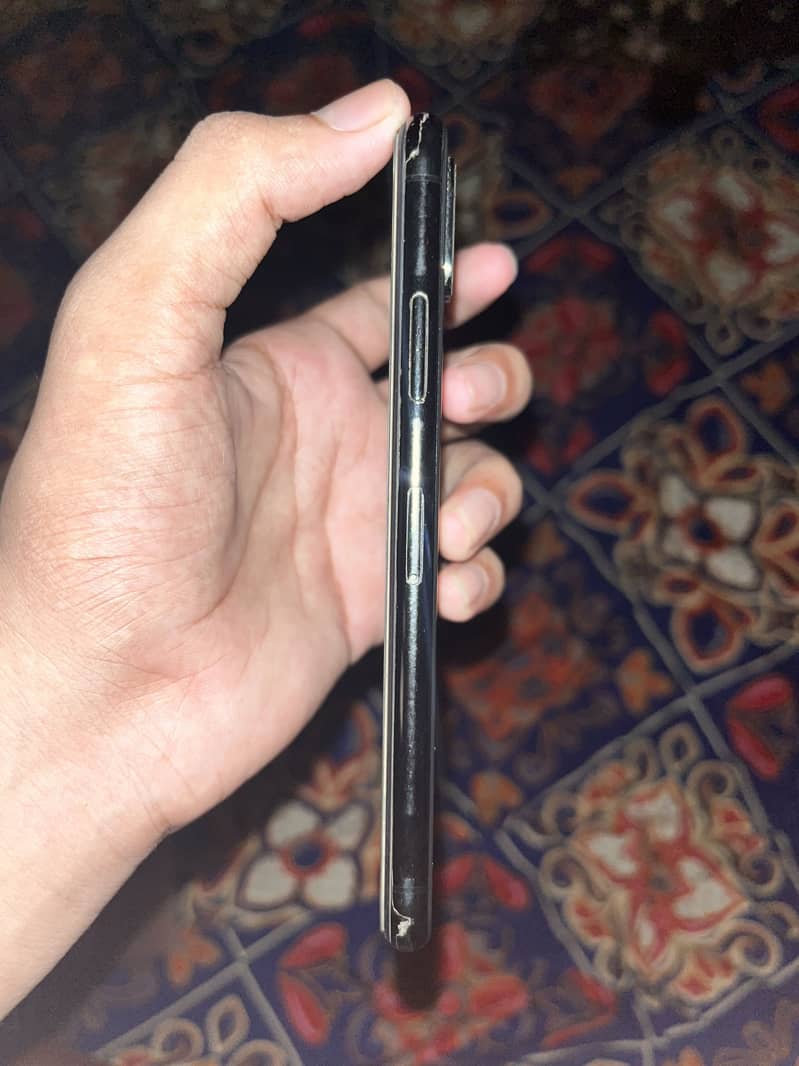 Apple iPhone X 3