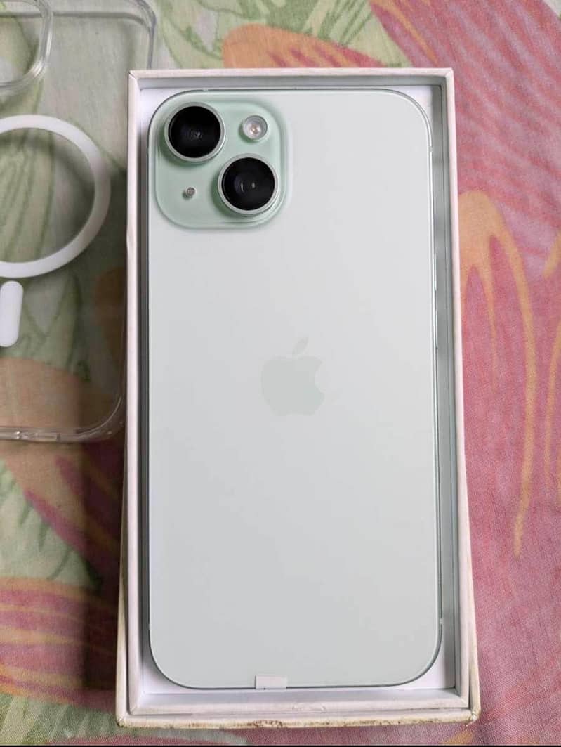 Apple iPhone 15 5