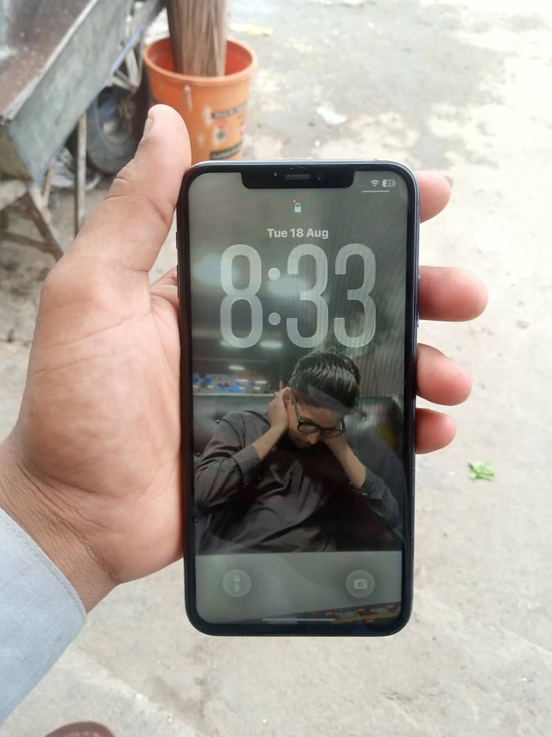 Apple iPhone 11 Pro Max 3