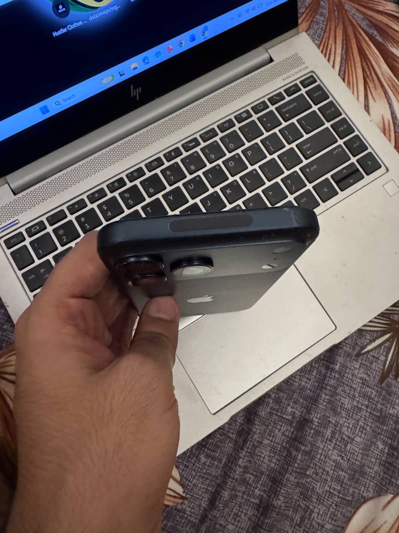 Apple iPhone 17 Pro Max 4