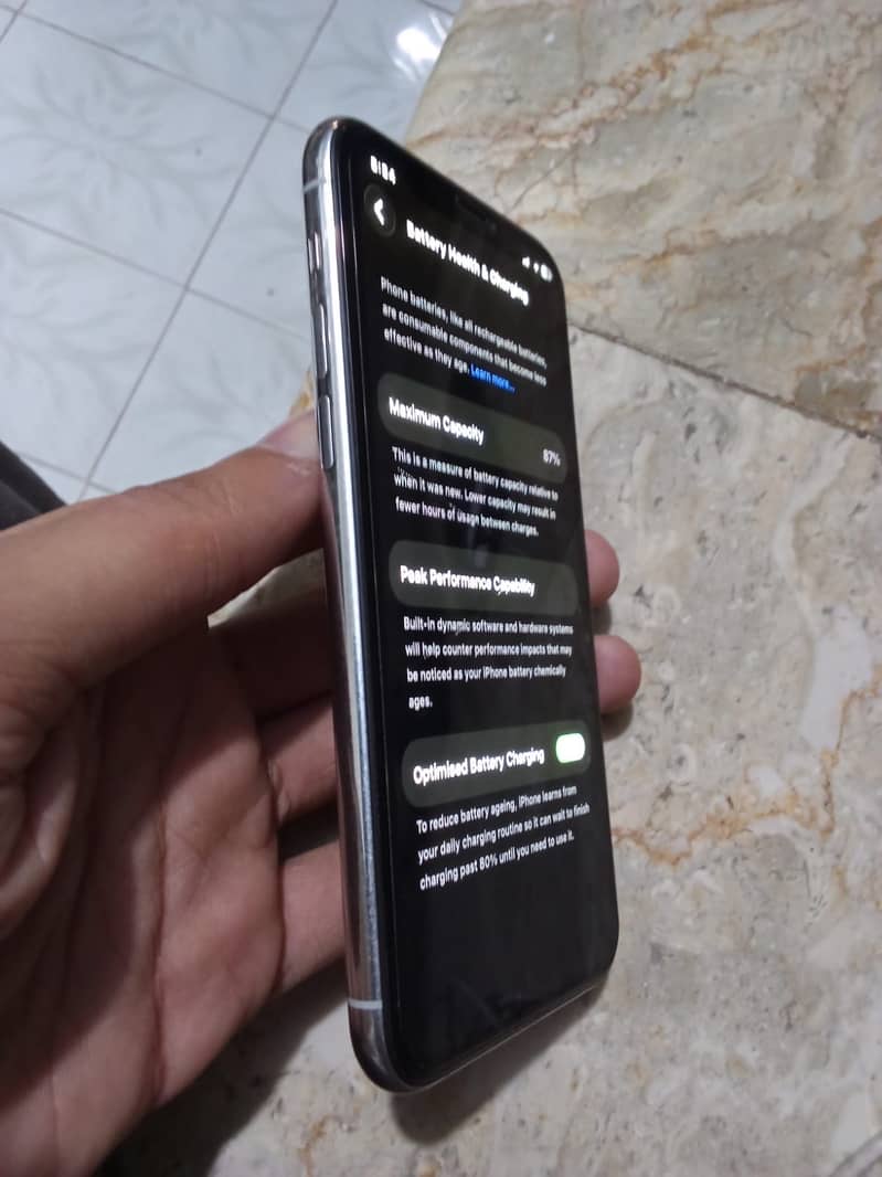 Apple iPhone 11 Pro 1