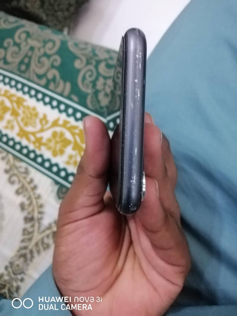 Apple iPhone 11 2