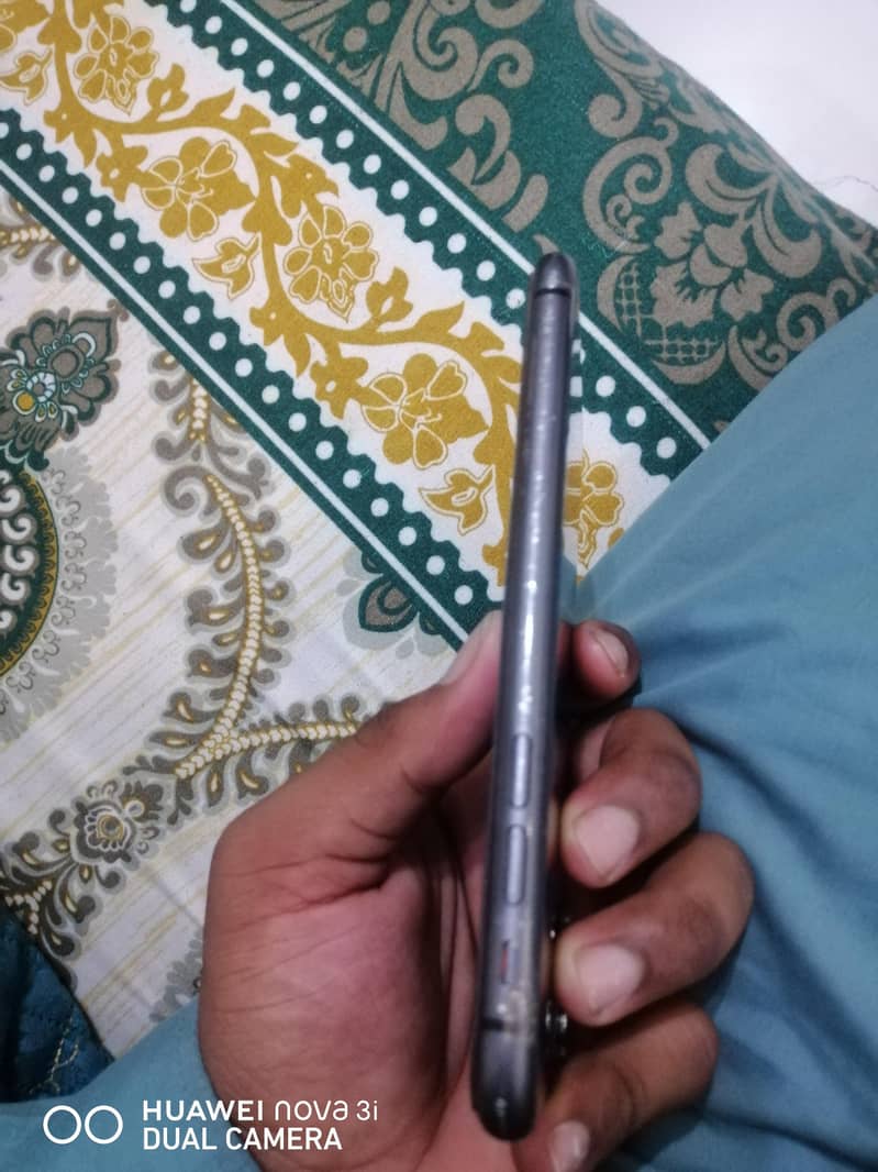 Apple iPhone 11 5