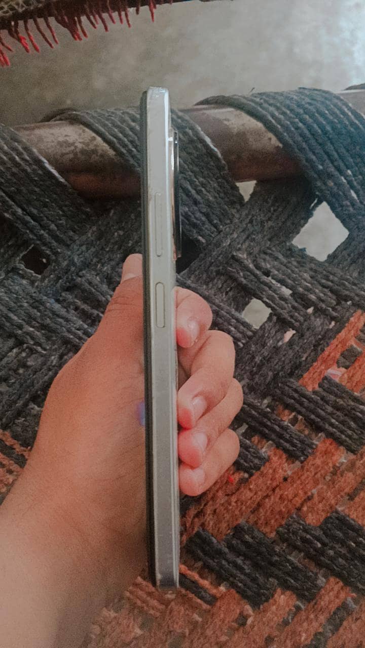 Itel S24 4