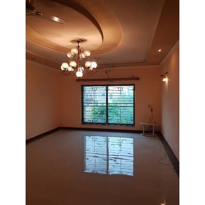 AHMED ASSOCIATES OFFERS 10 MARLA INDEPENDENT UPPER PORTION FOR RENT IN PCSIR PHASE 2 NEAR TO SHUKAT KHANUM HOSPITAL LAHORE