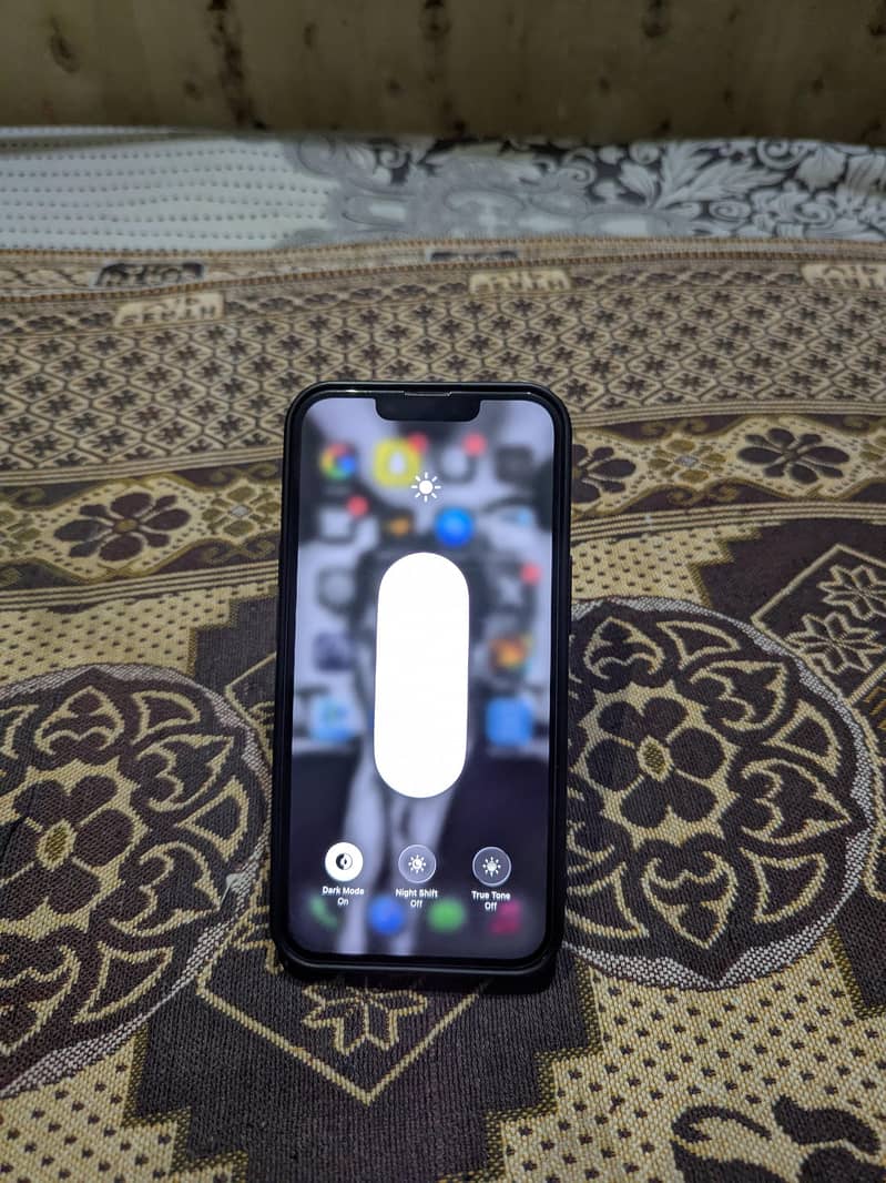 Apple iPhone 13 1