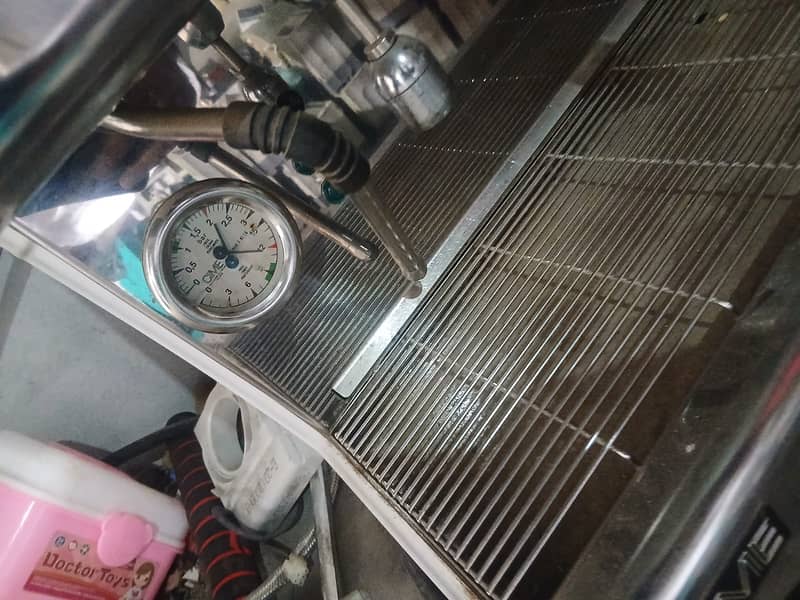 Coffee Machine ( Espresso ) 4