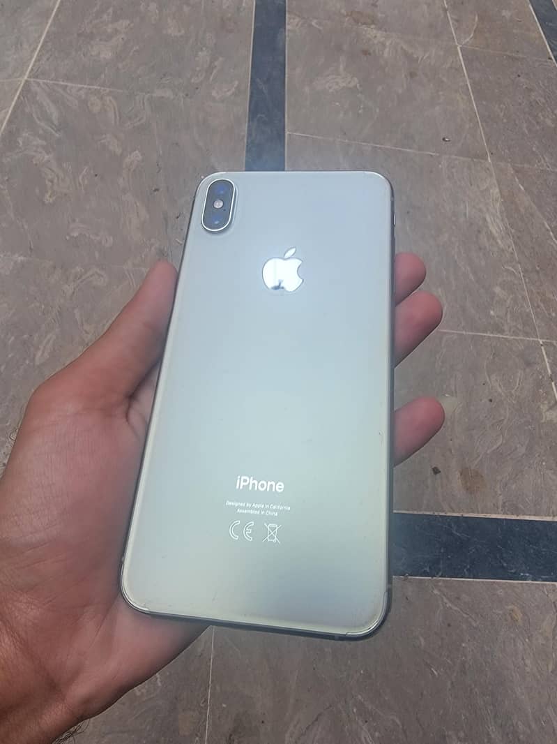 Apple iPhone XS Max 0