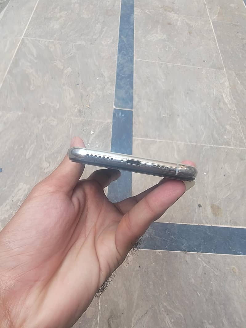 Apple iPhone XS Max 2
