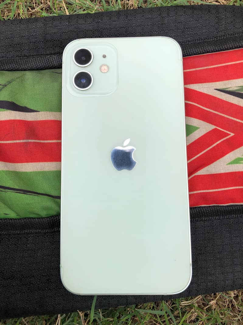 Apple iPhone 12 7