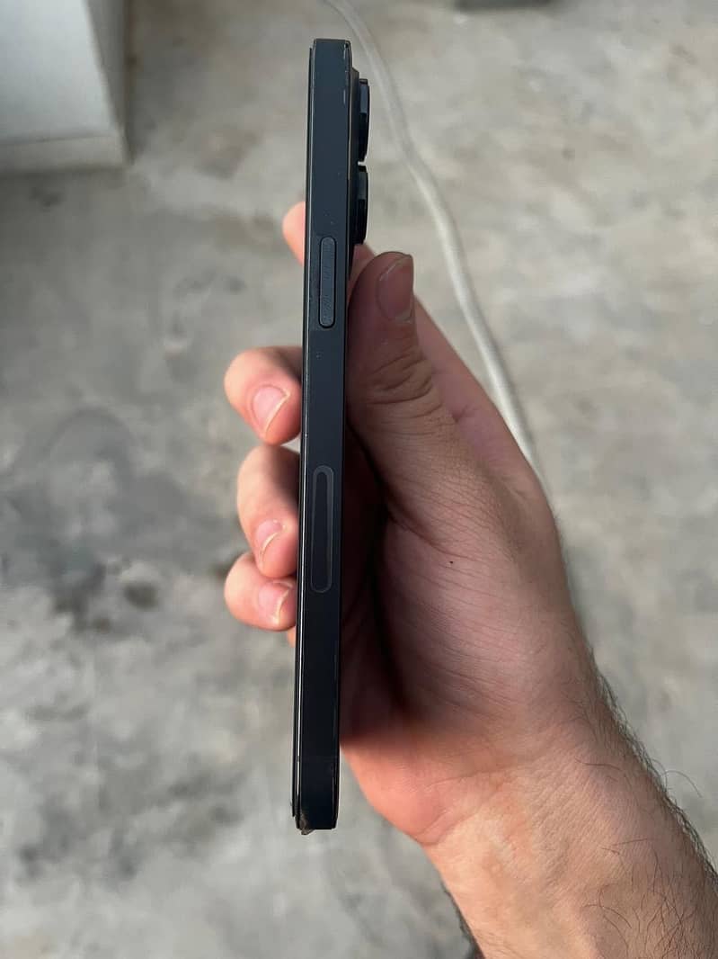 Apple iPhone 14 Pro Max 0