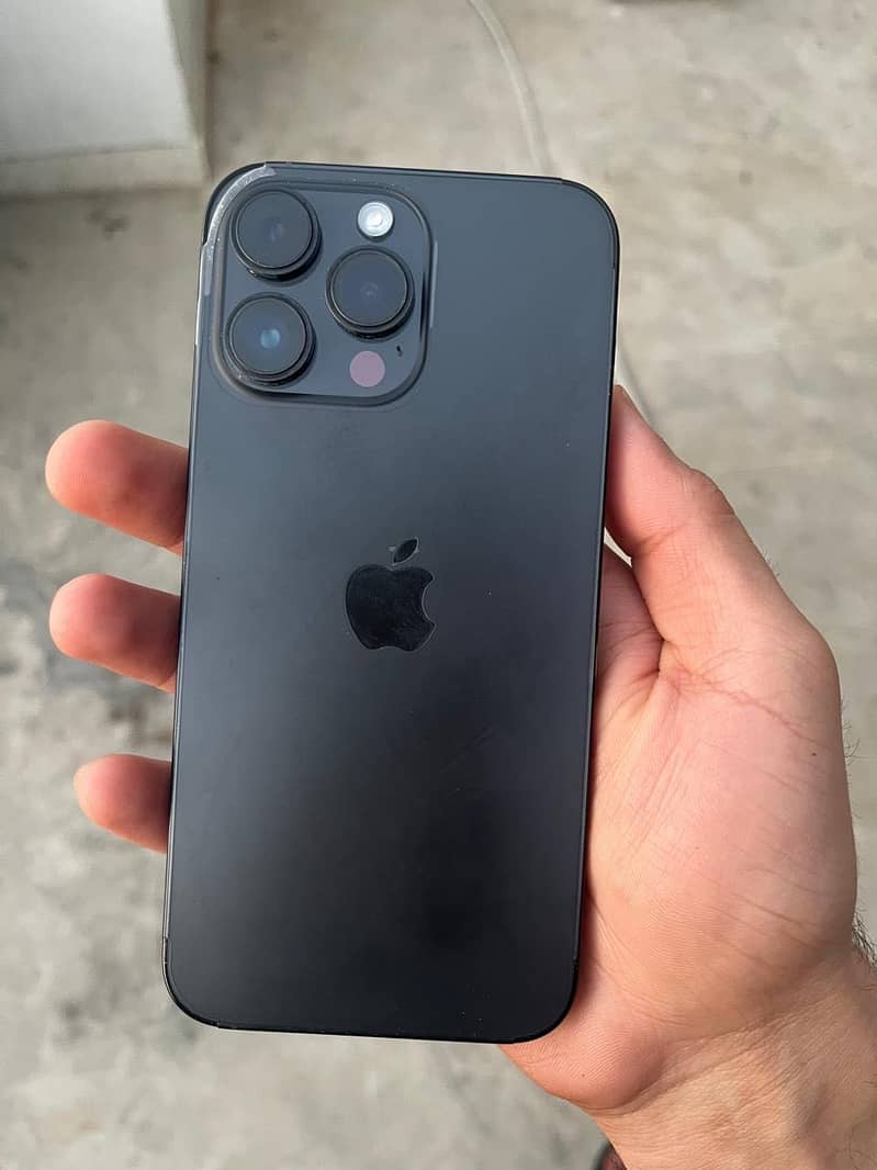 Apple iPhone 14 Pro Max 1