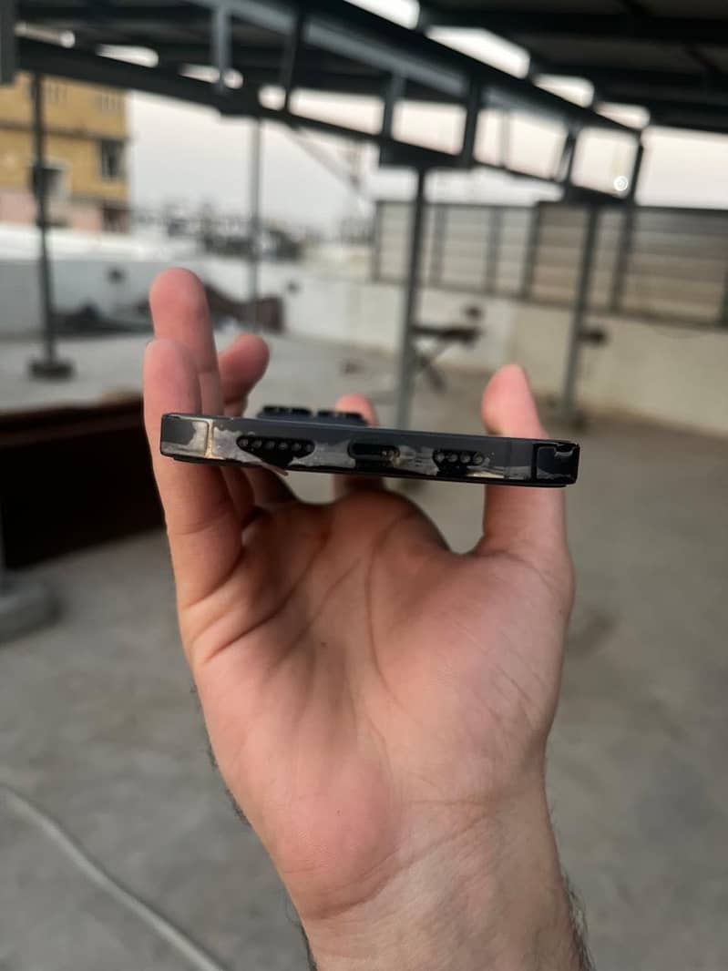 Apple iPhone 14 Pro Max 3