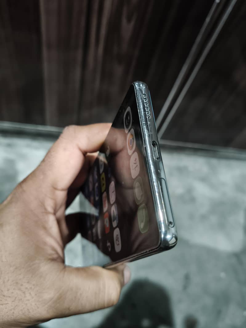 Tecno CAMON 40 7