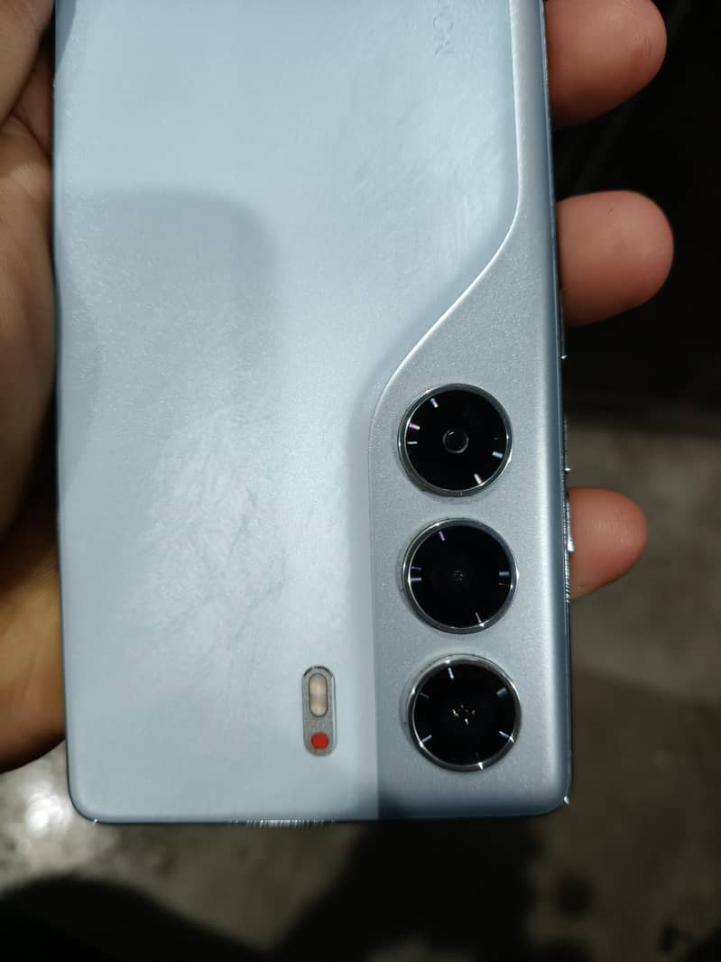 Tecno CAMON 40 10