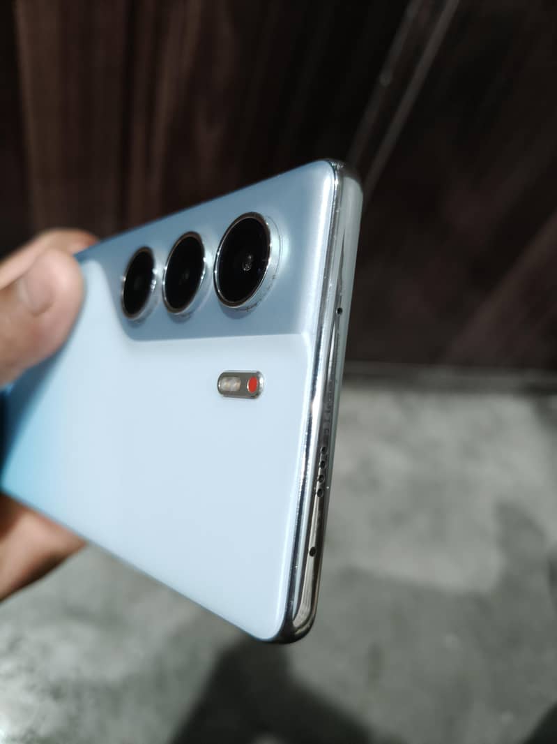 Tecno CAMON 40 13