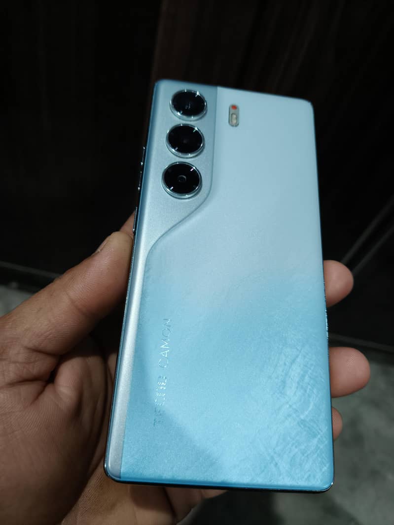 Tecno CAMON 40 16
