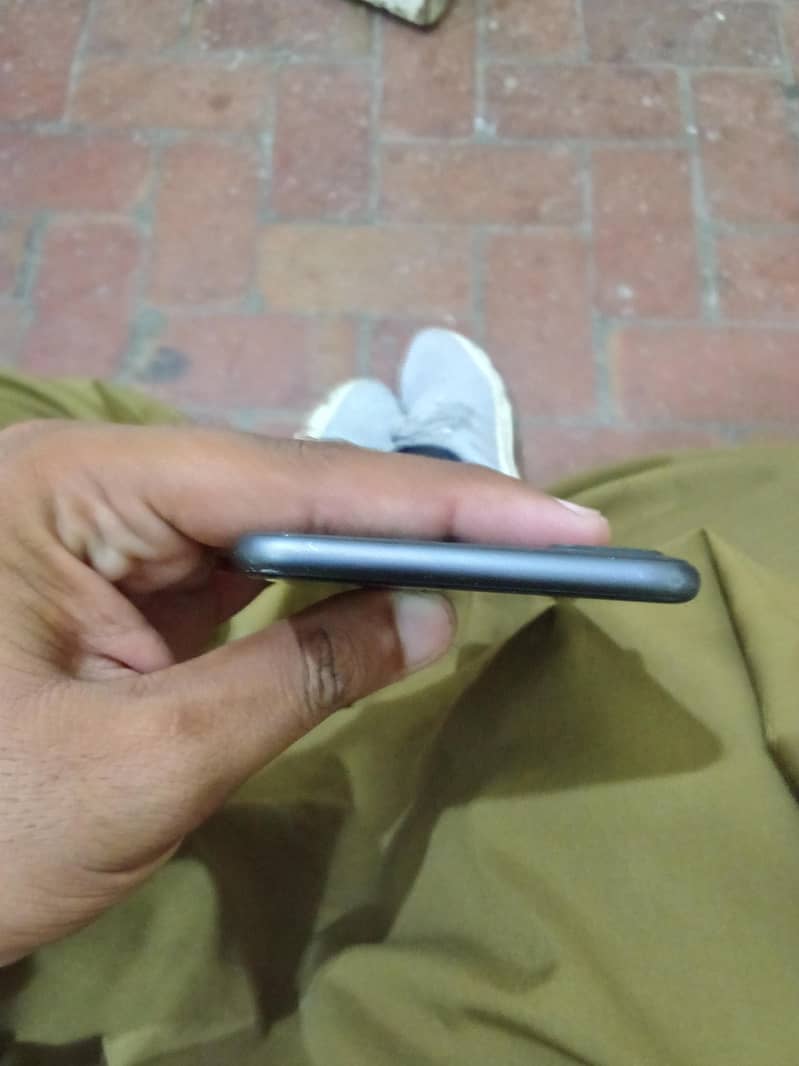 Apple iPhone 8 Plus 1
