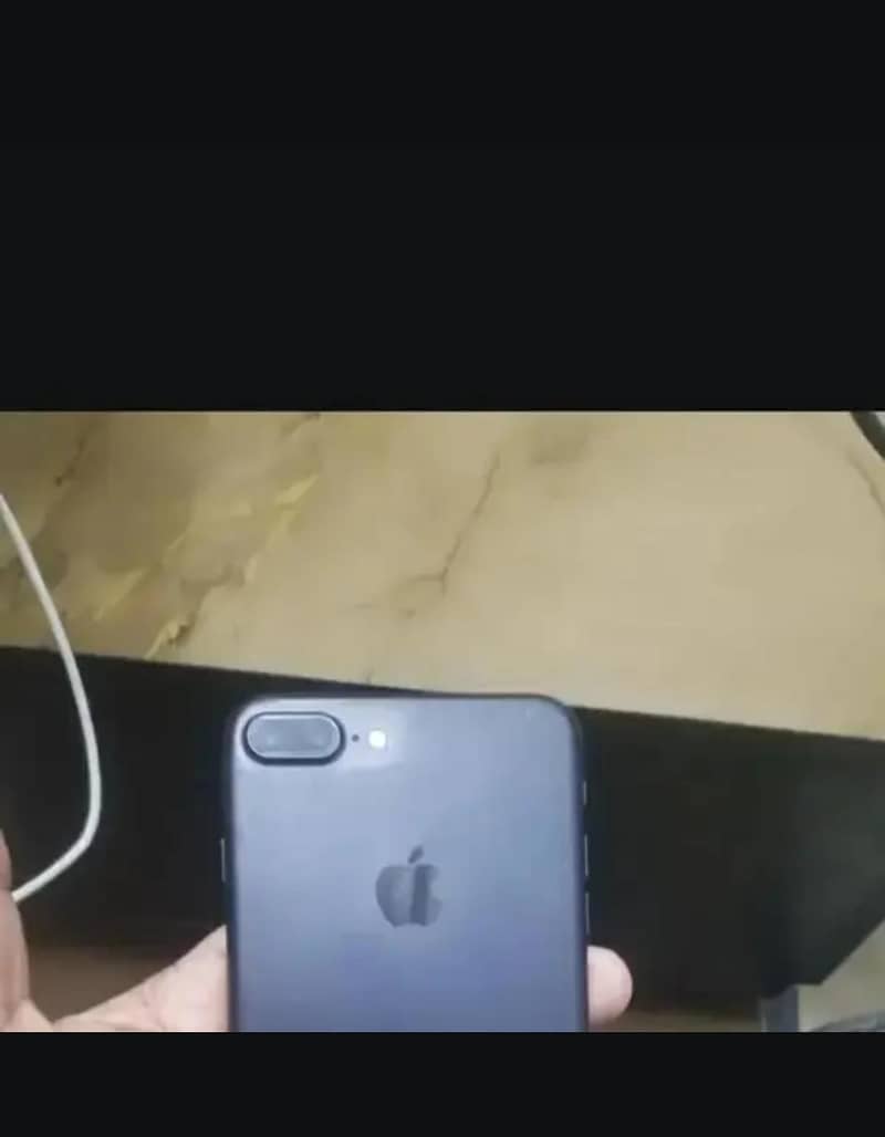 Apple iPhone 7 Plus 1