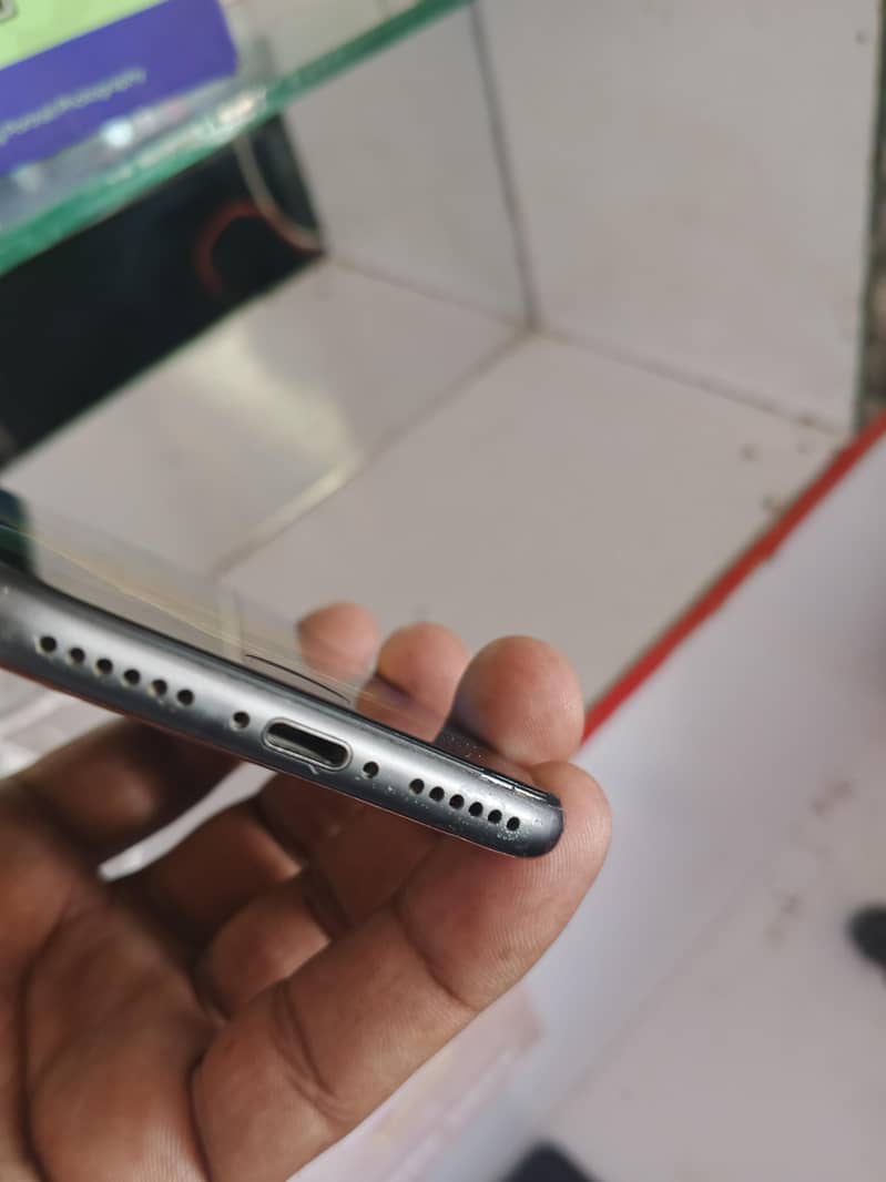 Apple iPhone 8 0