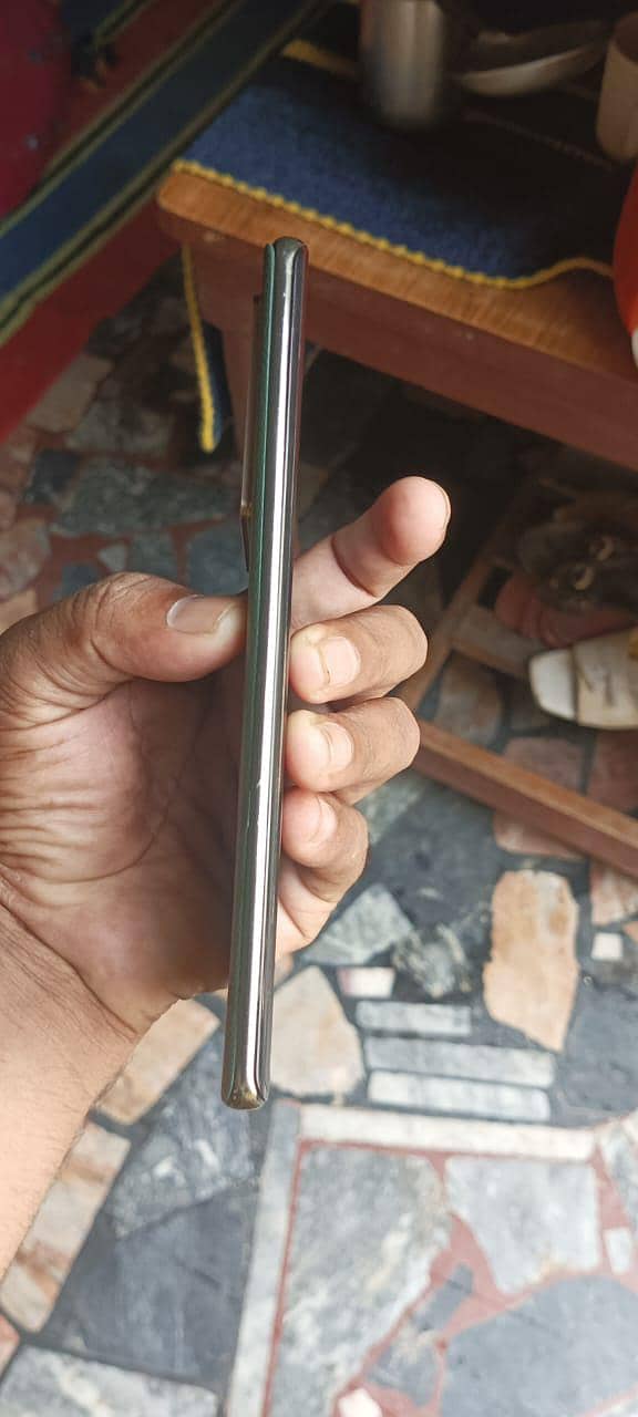 Infinix Note 40 Pro 4