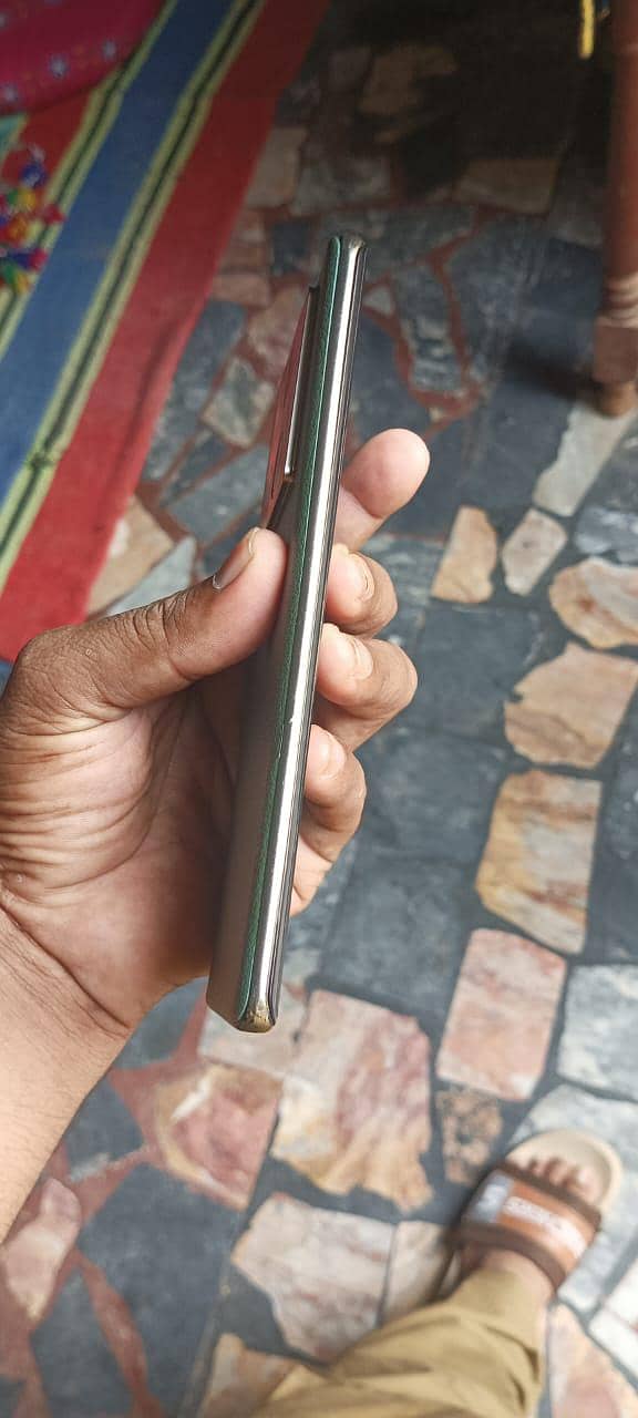 Infinix Note 40 Pro 5