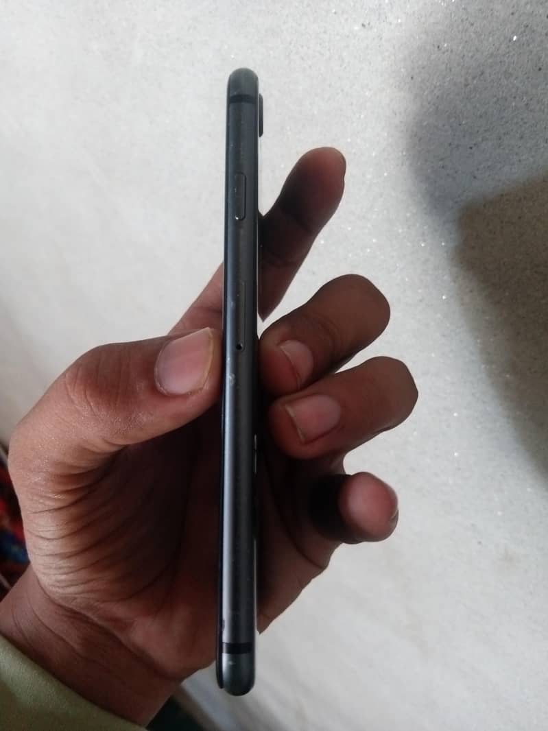 iPhone 8 3