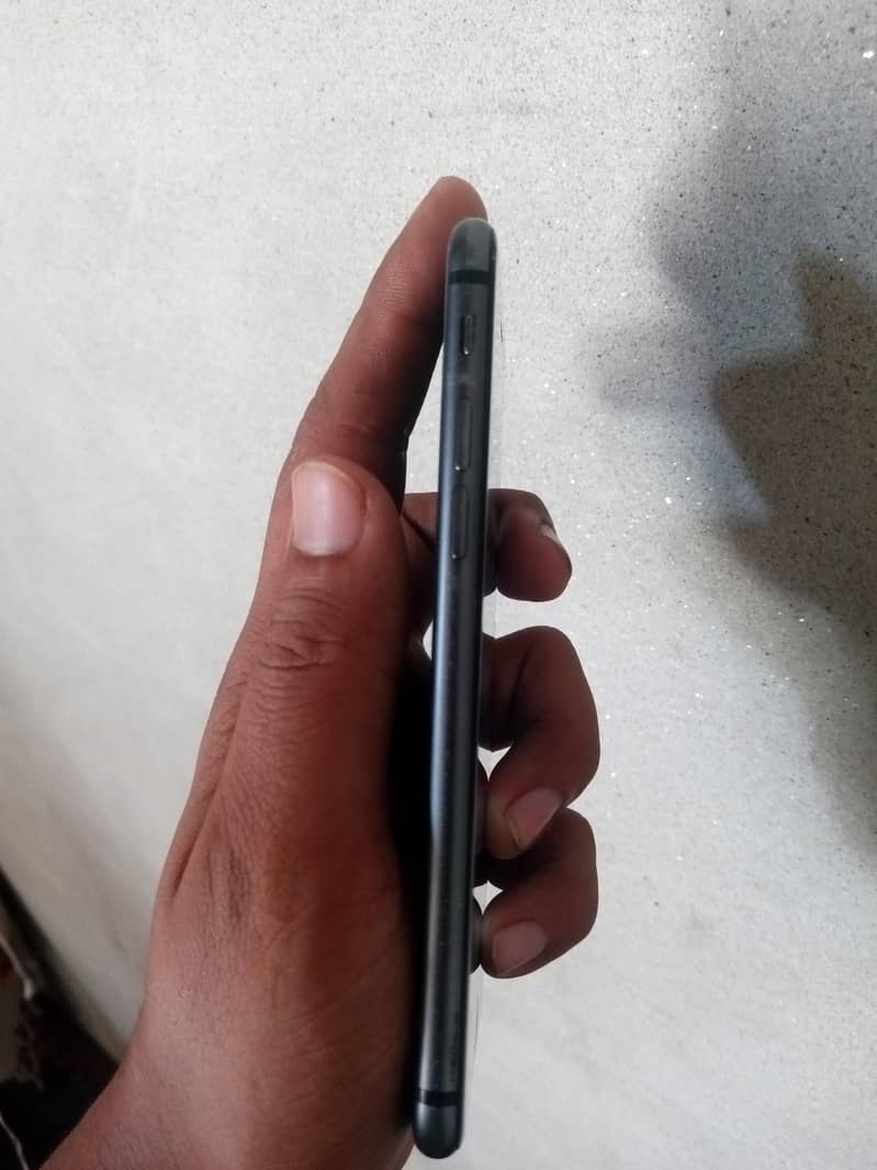 iPhone 8 4