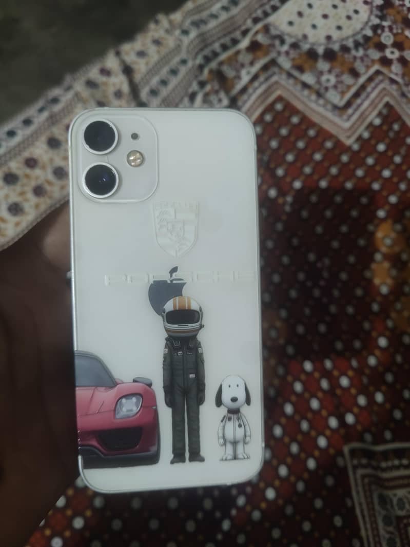 Apple iPhone 12 mini 4