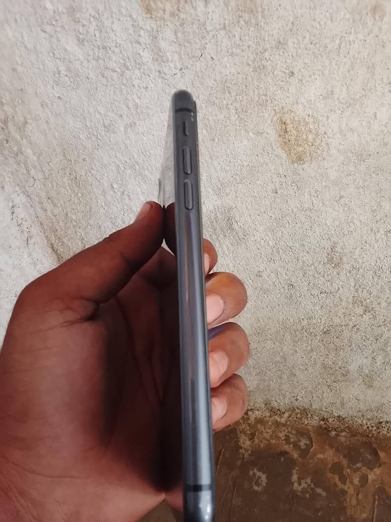 Iphone 11 new condition 2