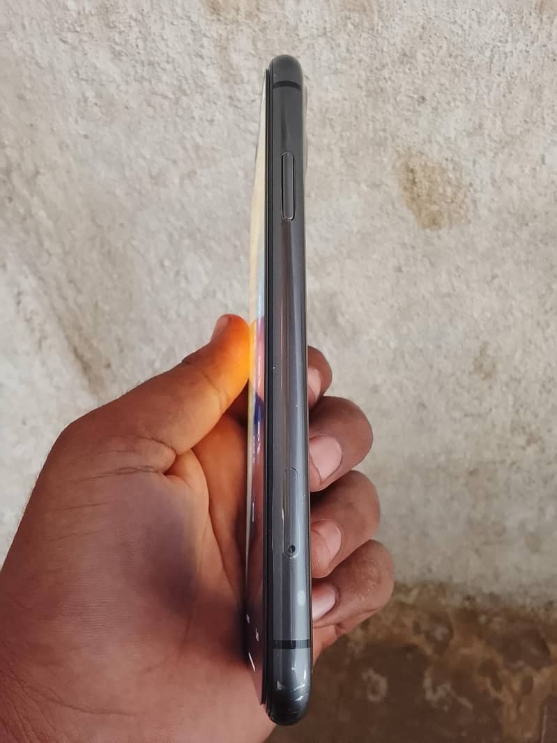 Iphone 11 new condition 3