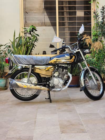 Honda CG 125 Gold Edition Top of the Line August 2026