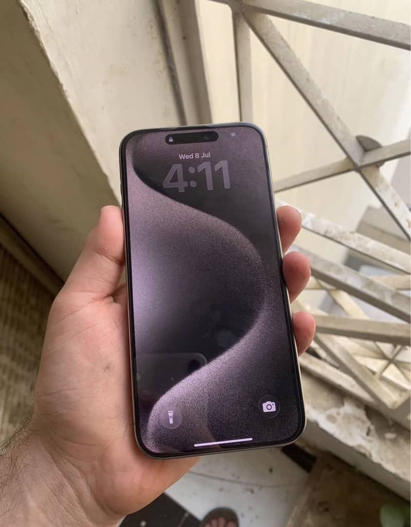 Apple iPhone 15 Pro Max 0