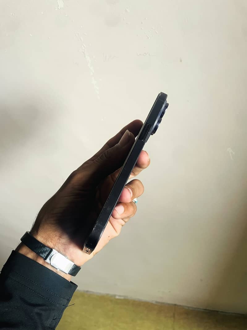 Apple iPhone 14 Pro Max 2