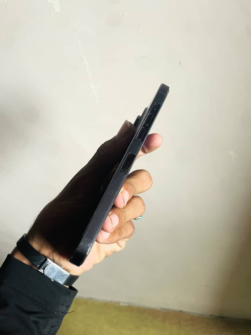 Apple iPhone 14 Pro Max 4