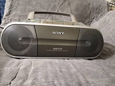 sony CFD-03cp portable CD cassette radio player FM am good sound