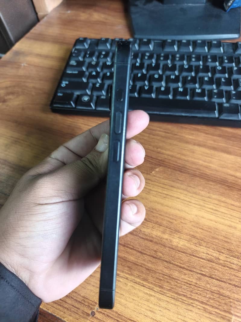 Apple iPhone 15 Pro 2