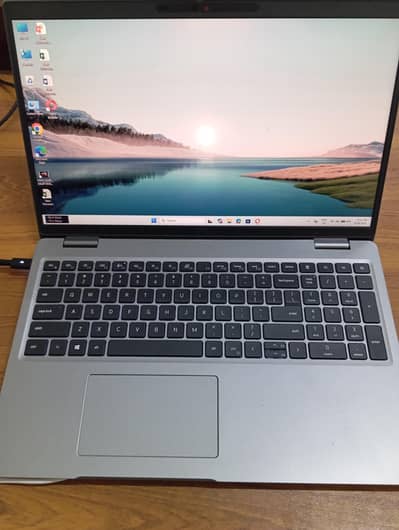 Dell Latitude 5521 i7 11th H Gen 24MB Cash Touch Screen