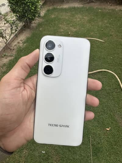 Tecno Spark 40 pro+