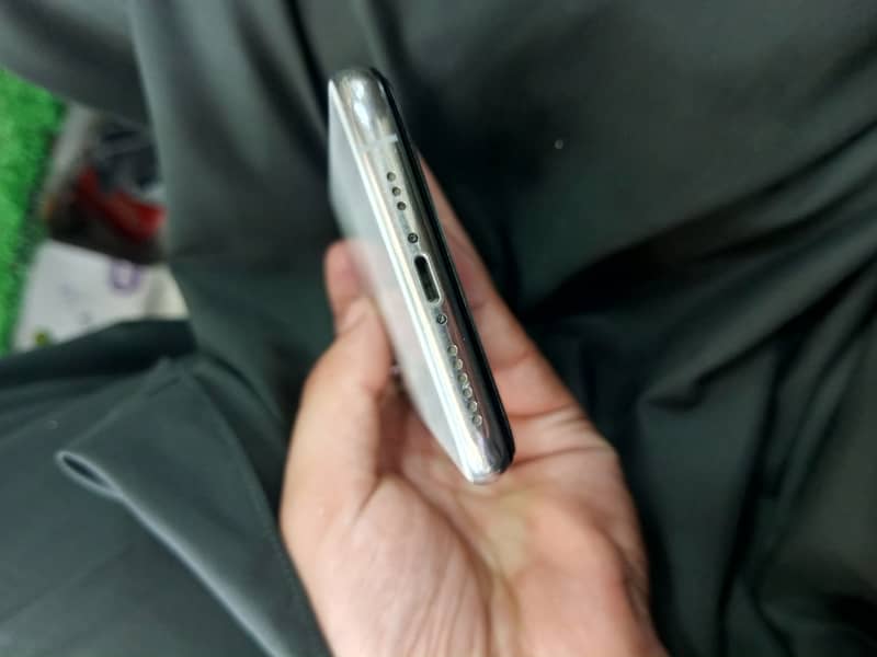 Apple iPhone XS 1