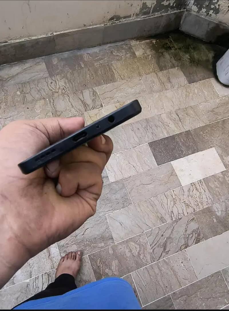 Realme C53 4