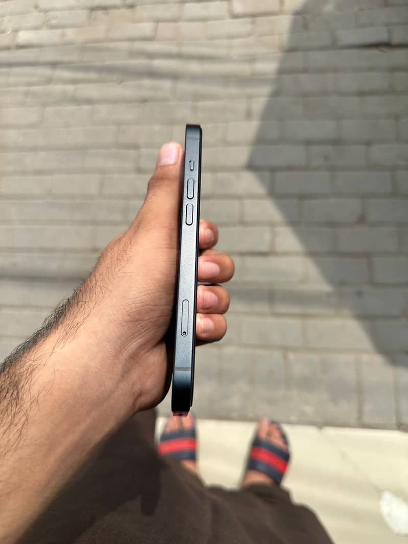 Apple iPhone 14 3
