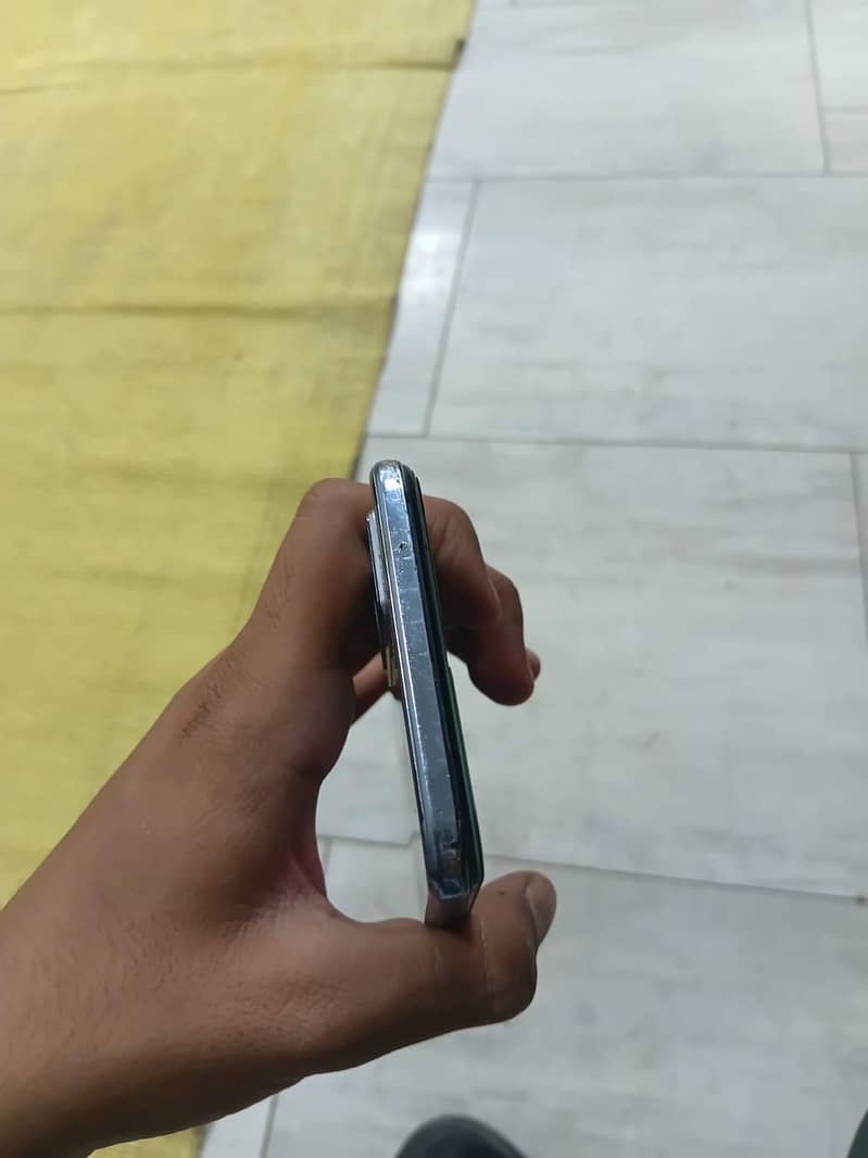 Vivo V21 10