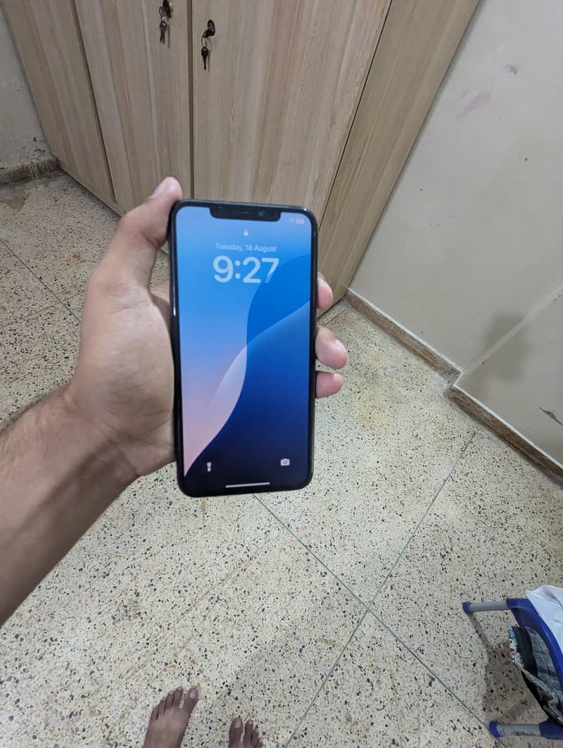 Apple iPhone XS Max 0