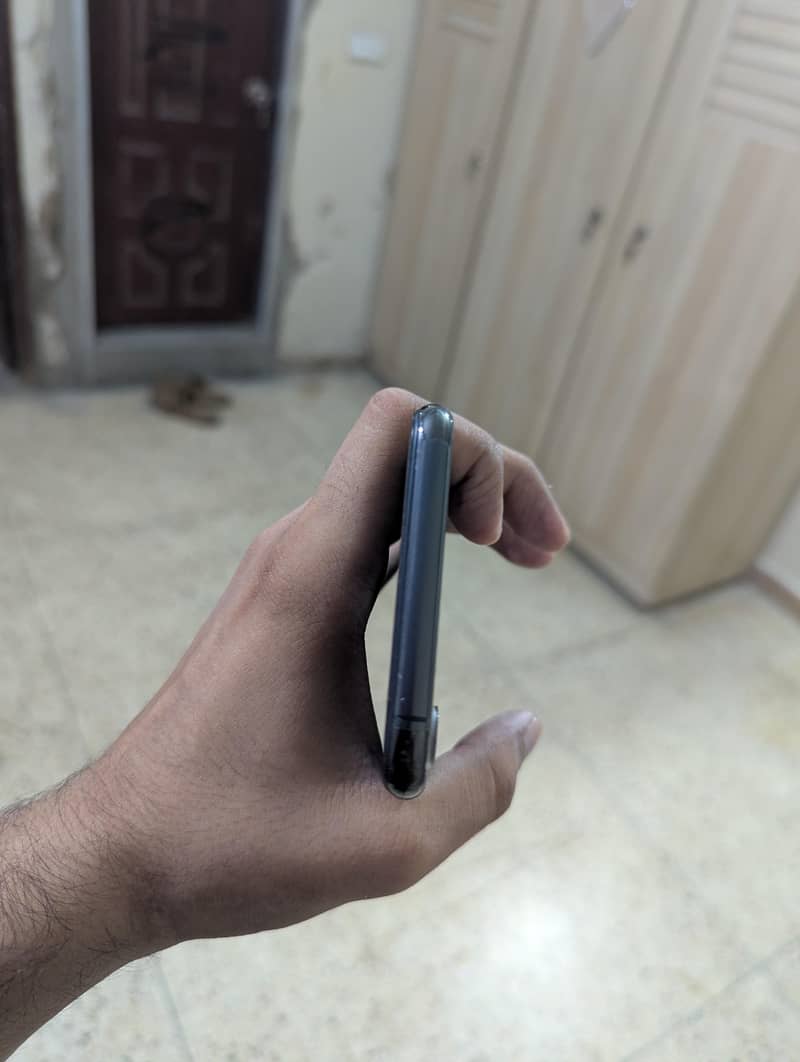 Apple iPhone XS Max 2