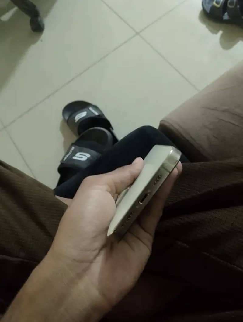 Apple iPhone 14 Pro Max 0