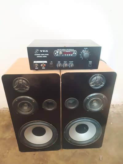 Yes amplifiers and speakers model 5200